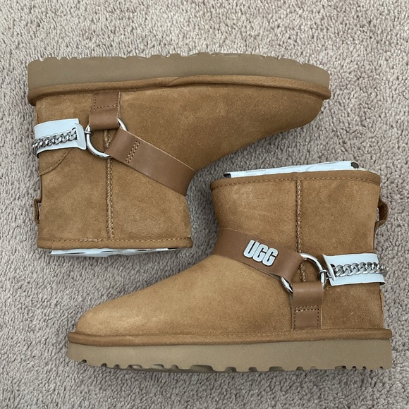 UGG Classic Mini Chains II Size 5 - Picture 5 of 13